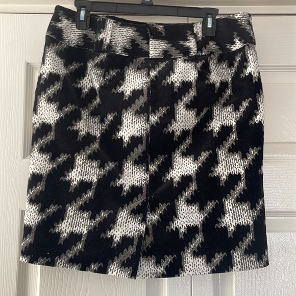 Go International Pencil Skirt - Picture 3 of 3